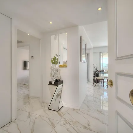 Somptuous 2 Bedroom Fully Renovated With Panoramic Sea View Apartment