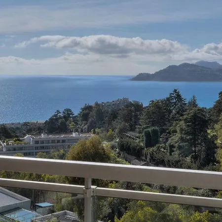 Somptuous 2 Bedroom Fully Renovated With Panoramic Sea View Apartment *
