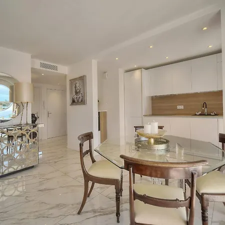 Somptuous 2 Bedroom Fully Renovated With Panoramic Sea View Cannes