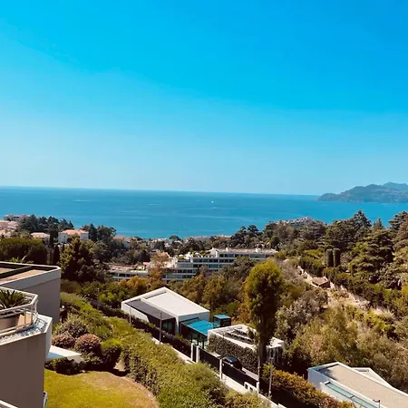 Somptuous 2 Bedroom Fully Renovated With Panoramic Sea View Apartment Cannes